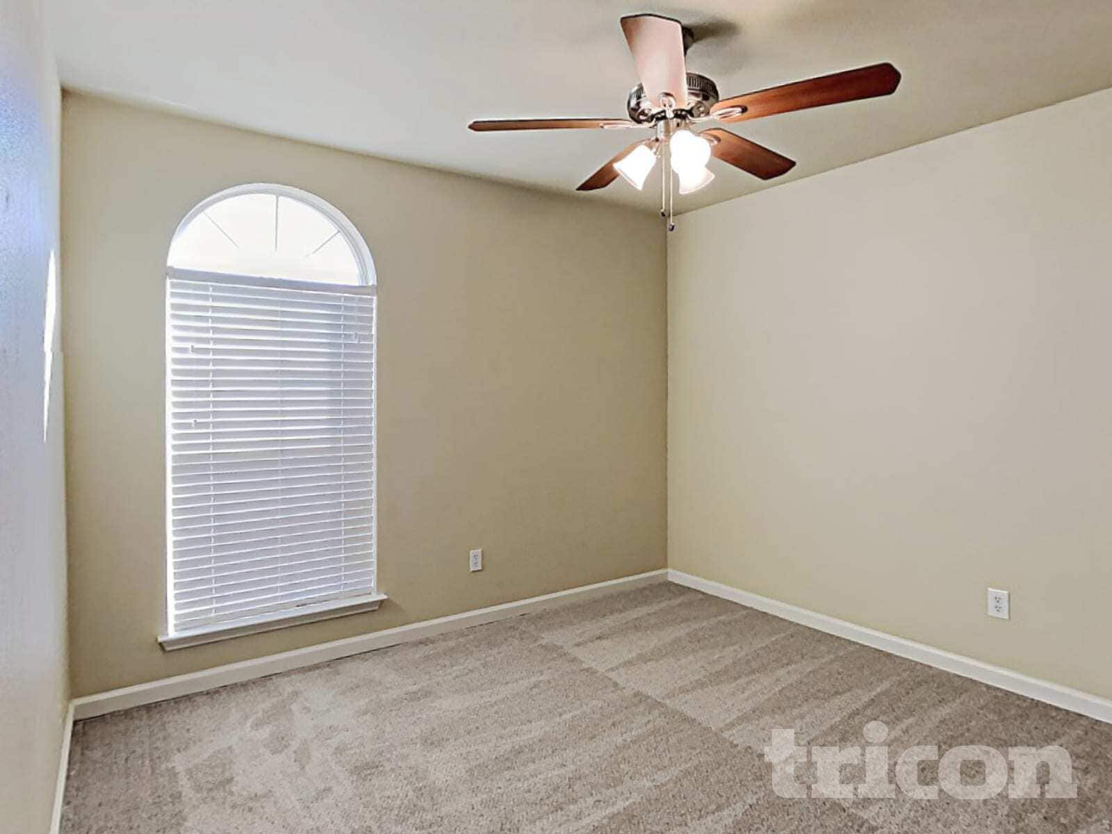 Building Photo - 1205 Rio Vista Dr
