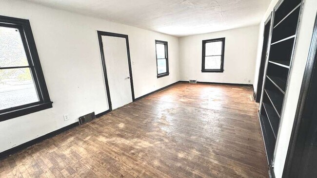 Building Photo - 2234 Fairview St