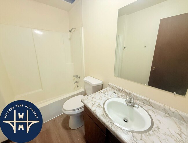 Building Photo - 8223 W Oklahoma Ave