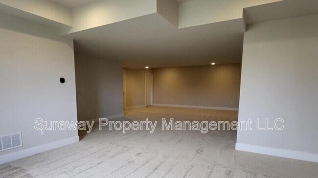 Building Photo - 766 Switchman Rd