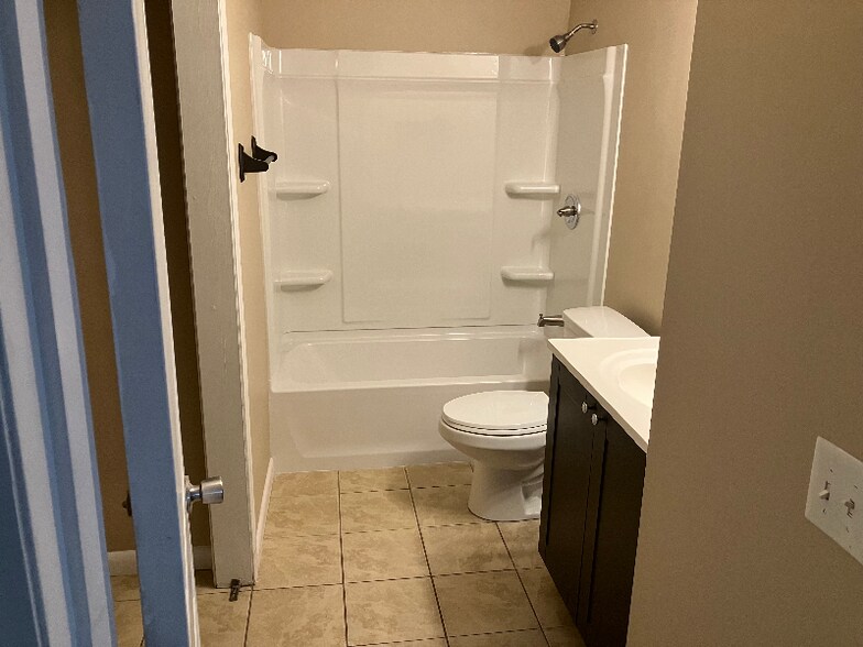 Building Photo - 225 Antoinette Dr