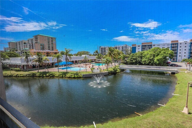 Building Photo - 505 E Dania Beach Blvd