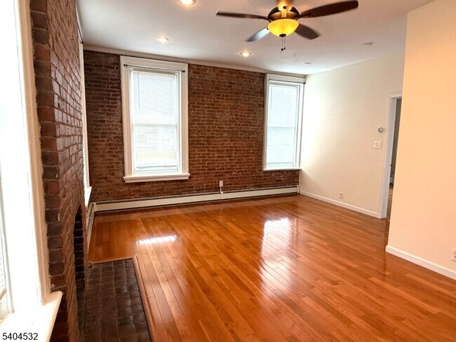 Building Photo - 10 Depot Square