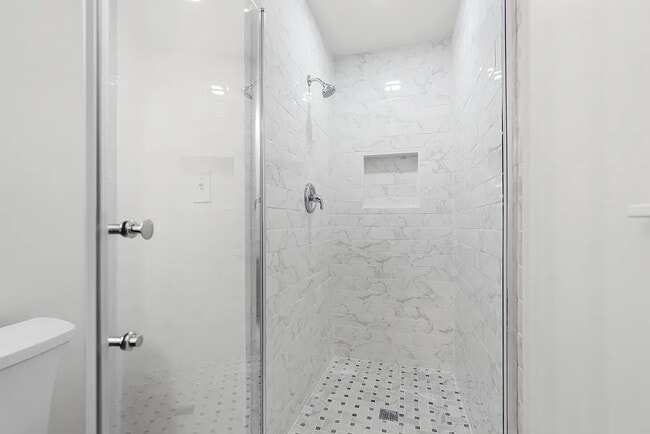 Building Photo - 2340 Castleridge Ct
