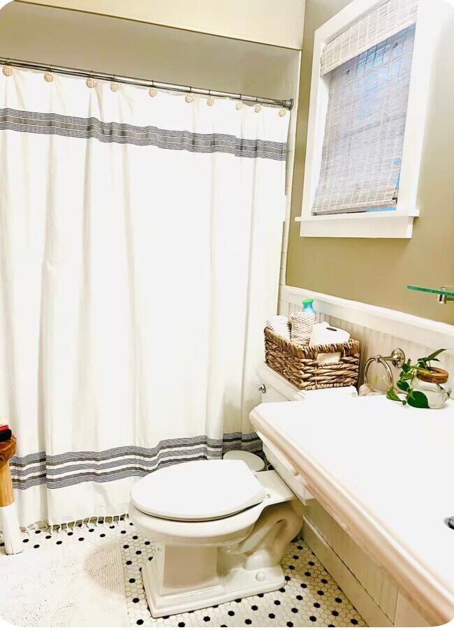 Building Photo - 239 Leonard Ct