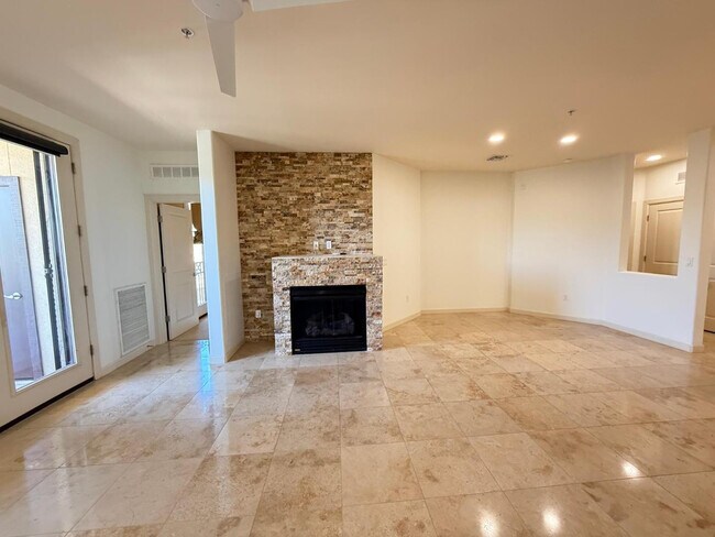 Building Photo - 7291 N Scottsdale Rd