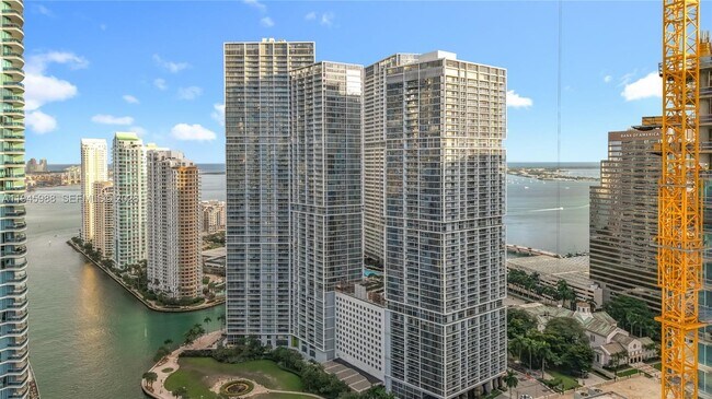 Building Photo - 475 Brickell Ave