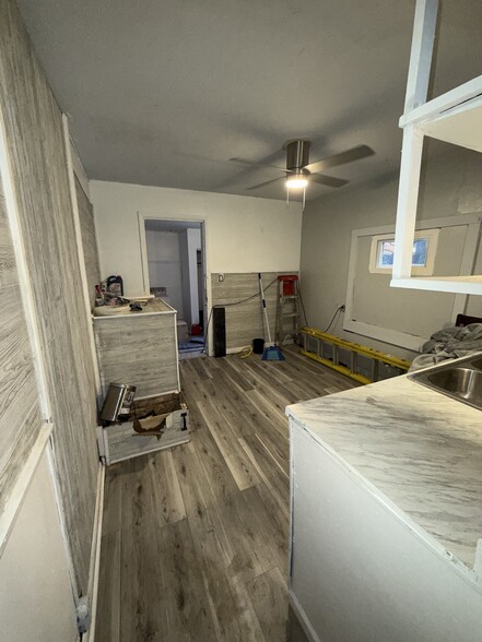 Building Photo - 2621 Churchill Ave