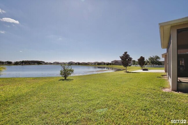 Building Photo - Beautiful 3/ 2 Home with a 2 Car Garage and a Water view- St Cloud!