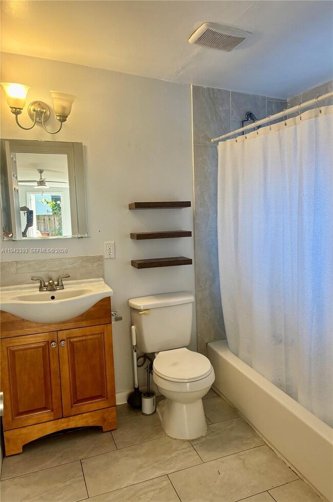 Building Photo - 2020 NE 26th St