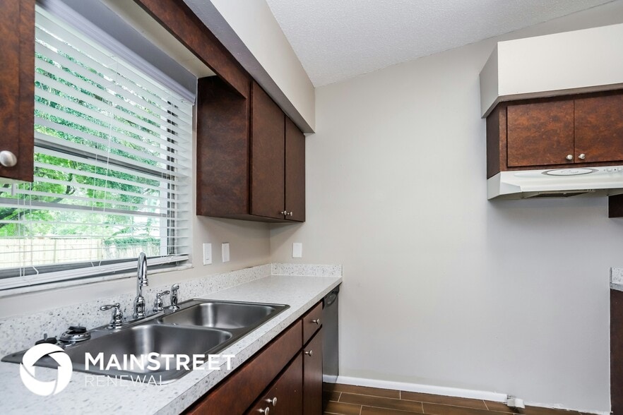 Building Photo - 345 S Indica Ct