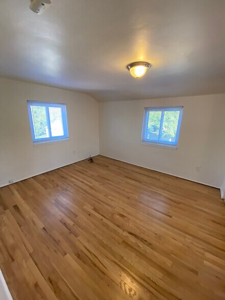 Building Photo - 16 Dorsey St