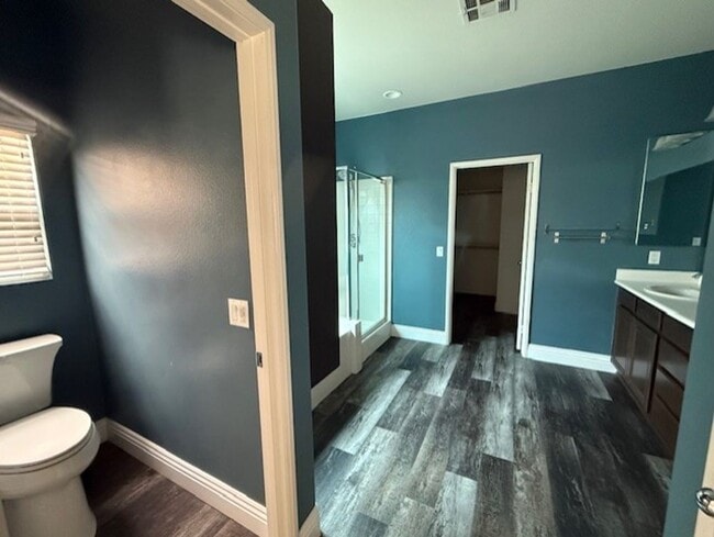 Building Photo - Home with Solar in Gated Sonora Wells