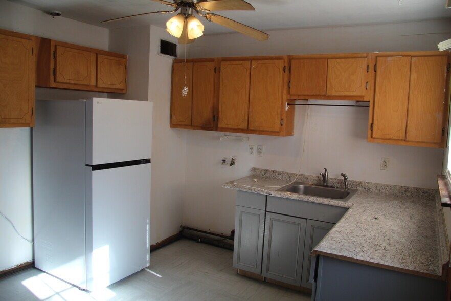 Building Photo - 1416 Plaza Pl