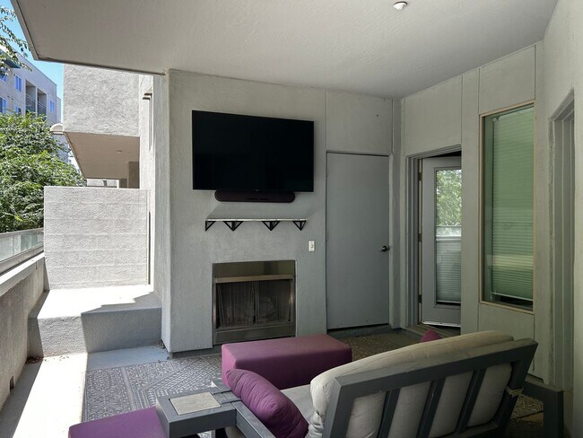 Building Photo - 2 Bed 2 Bath Furnished Condo Tempe Resort-...