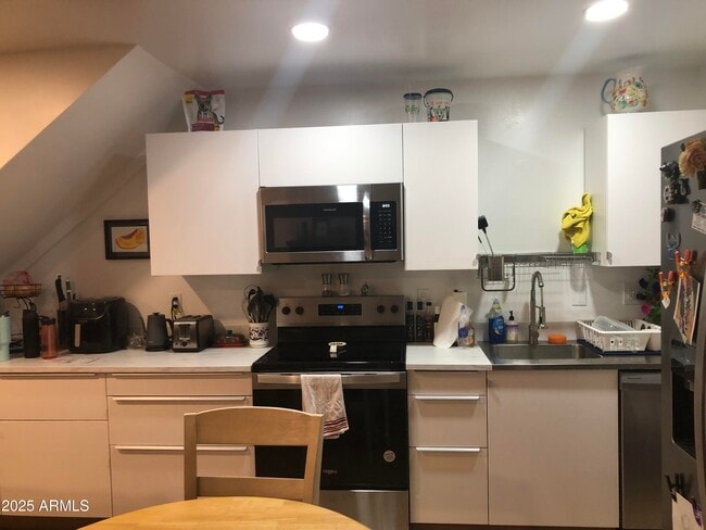 Building Photo - 2019 S Granada Dr
