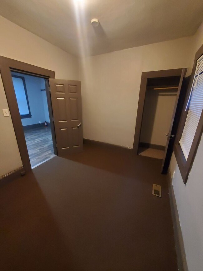 Building Photo - 1505 S 3rd St