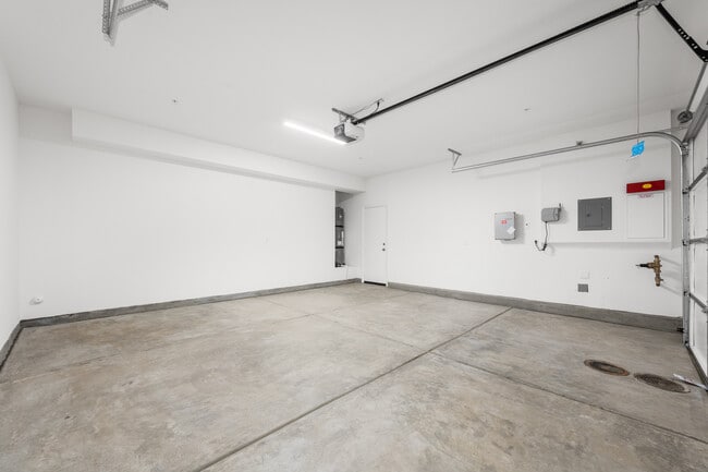 Building Photo - 27342 Denali Ct