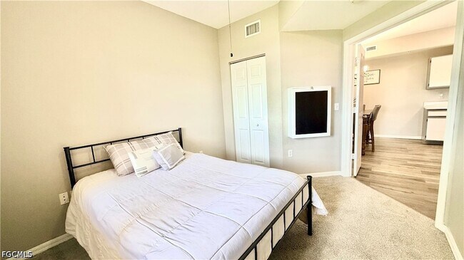 Building Photo - 6481 Aragon Way