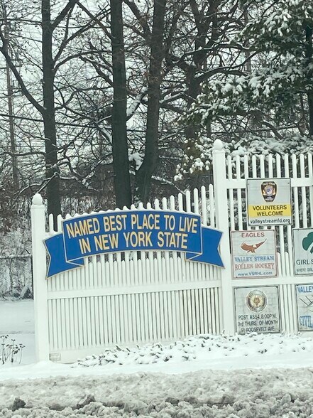 Building Photo - 764 Lenore Ln