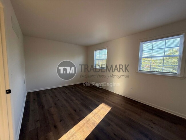Building Photo - 54 N Front St