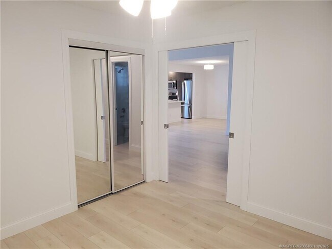 Building Photo - 3159 SW Sunset Trace Cir