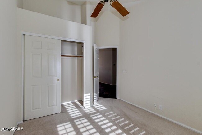 Building Photo - 3531 S Barberry Pl