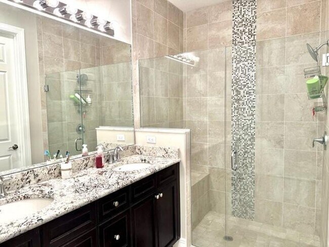 Building Photo - Annual Rental in Port St Lucie