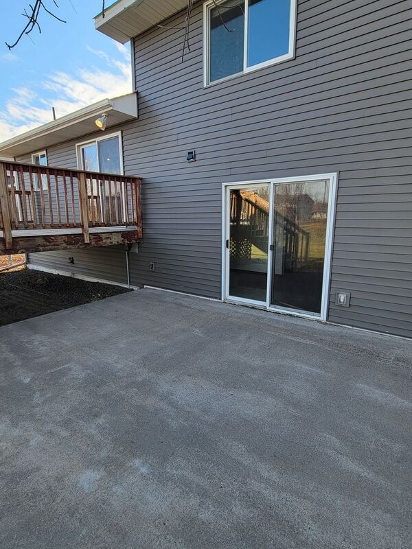 Building Photo - 5041 Mitchell Rd