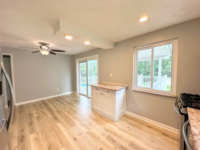 Building Photo - 2652 Santa Barbara Dr