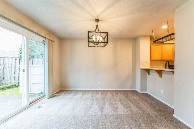 Building Photo - 2936 NE 13th Dr