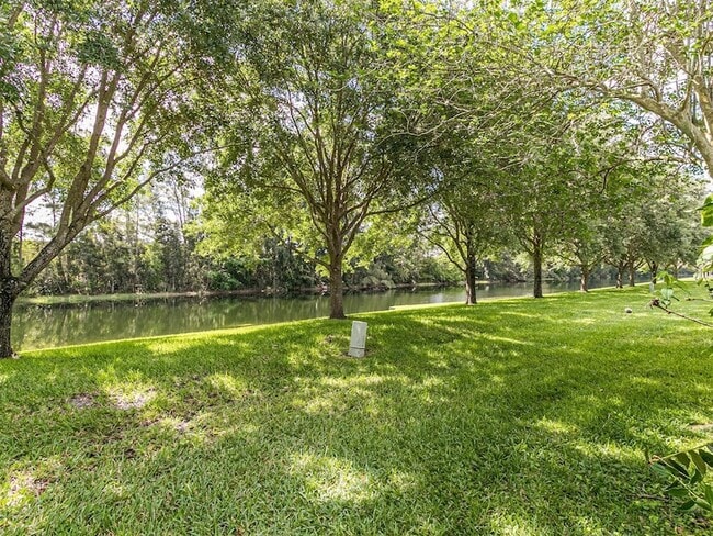 Building Photo - 556 Woodgate Cir