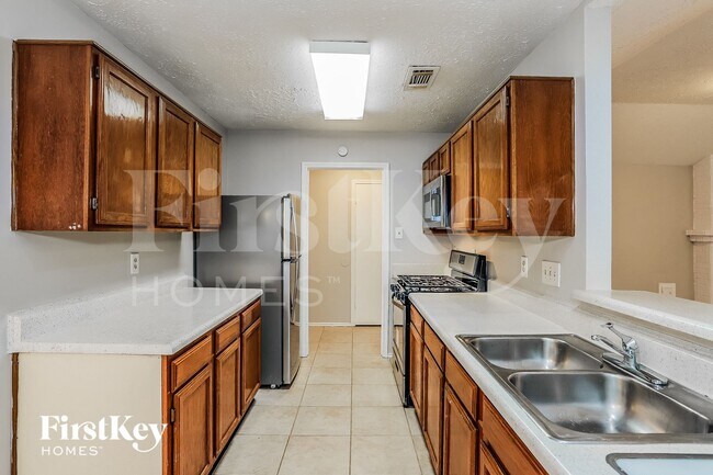 Building Photo - 2606 Olster Dr