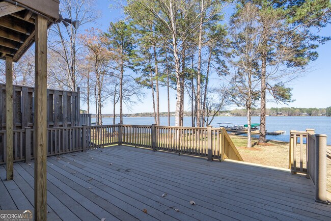 Building Photo - 384 Arrowhead Trail NE