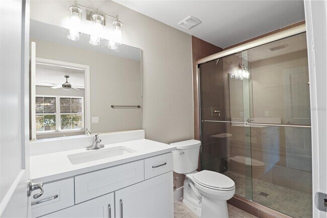 Building Photo - 43 SE 15th Terrace