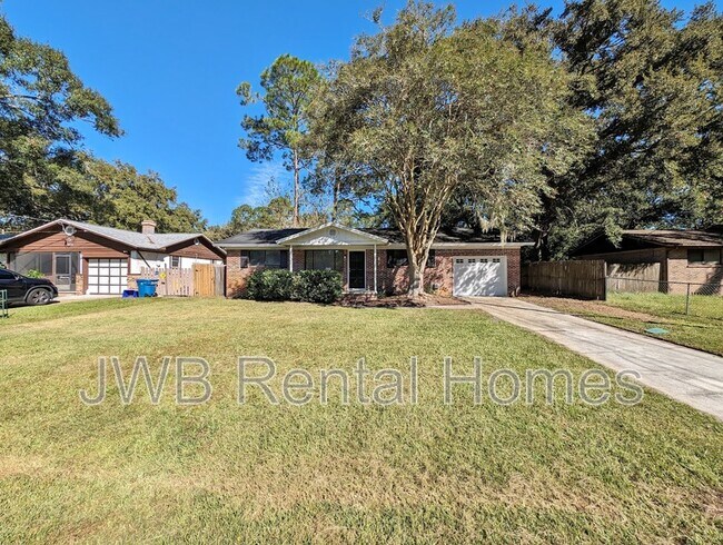 Building Photo - 3025 Armstrong St