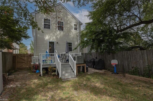 Building Photo - 7302 Major Ave