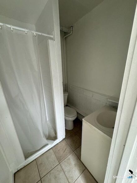 Building Photo - 229 Helen St