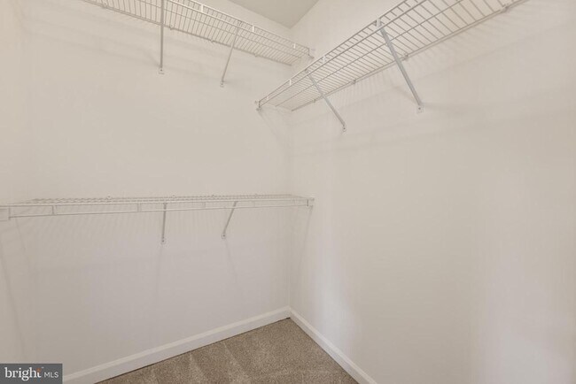 Building Photo - 956 Harrison Cir