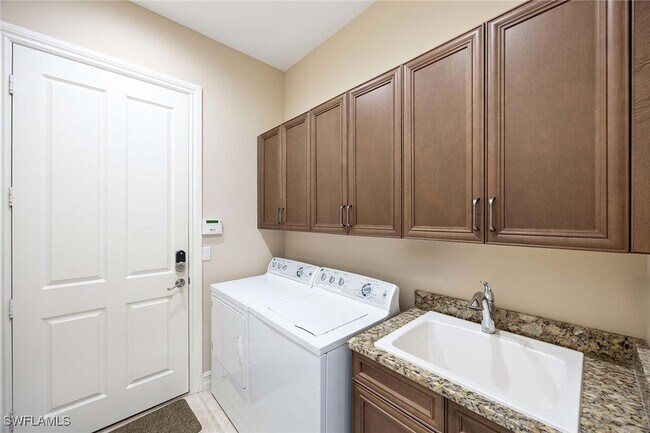 Building Photo - 6255 Brunello Ln