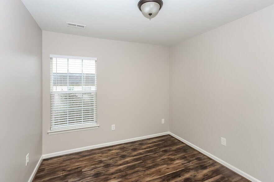 Building Photo - 3620 Luton Ct