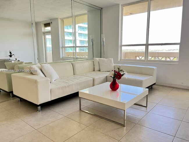 Building Photo - 10185 Collins Ave