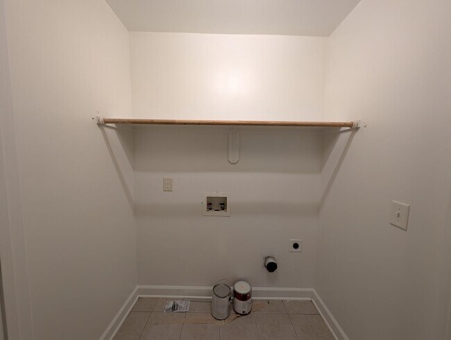 Building Photo - 830 N Taylor St