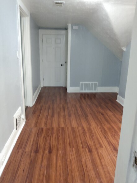 Building Photo - 4413 Floral Ave