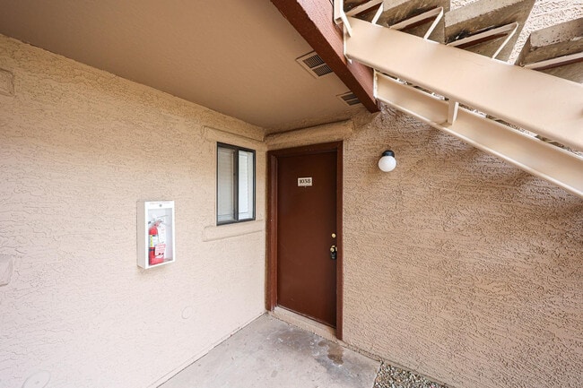 Building Photo - 5757 W Eugie Ave