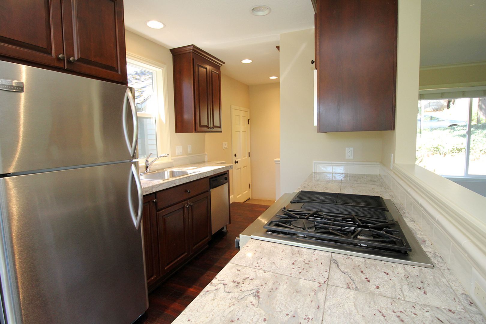 Building Photo - 3328-3328 SW 10th Ave