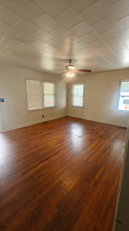 Building Photo - 709 Poplar Ave