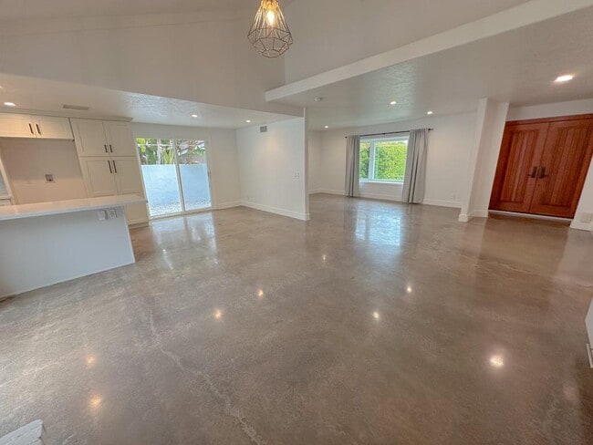 Building Photo - 25761 Serenata Dr