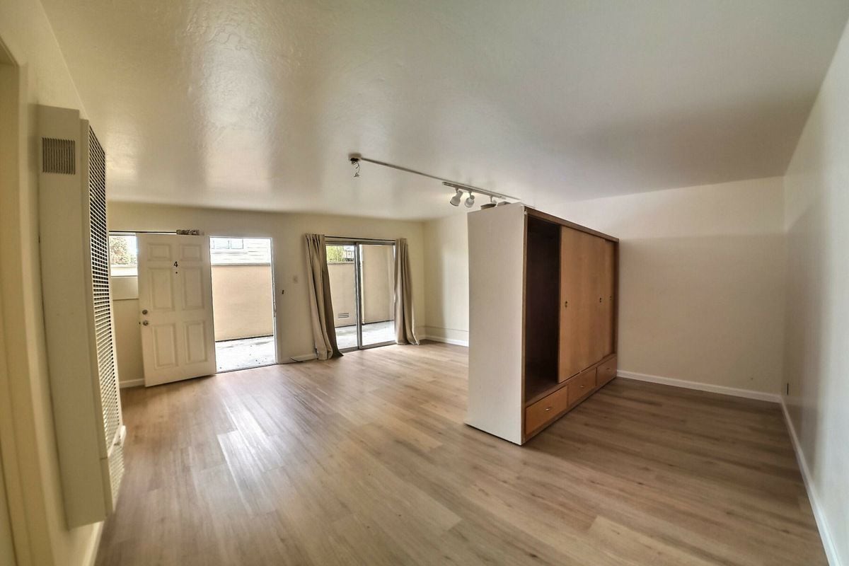 Building Photo - 1907 Greenwich St