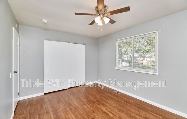 Building Photo - 1405 Willowbrook Dr